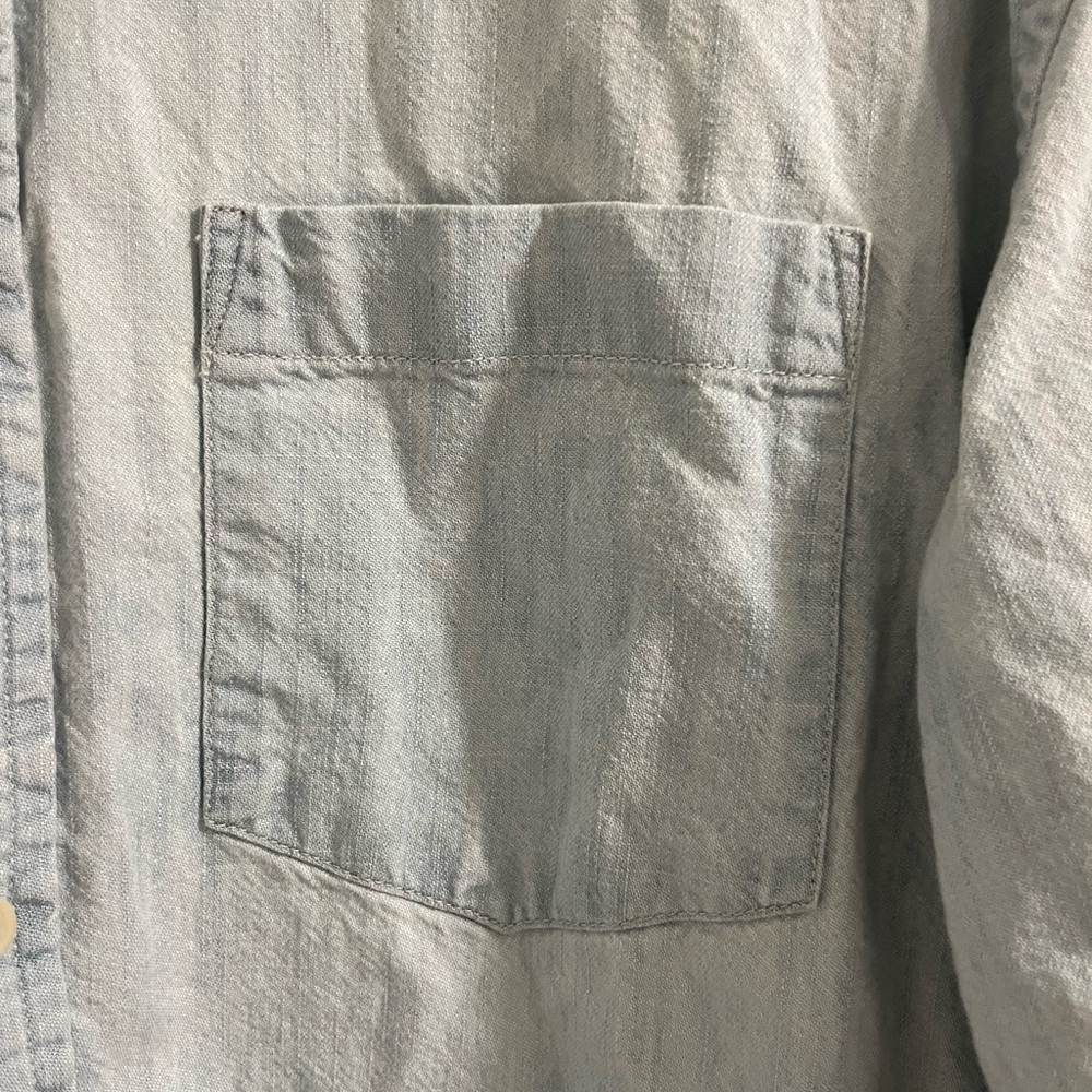 Old Navy Light Denim Slim Fit Button Down Shirt - Picture 3 of 4